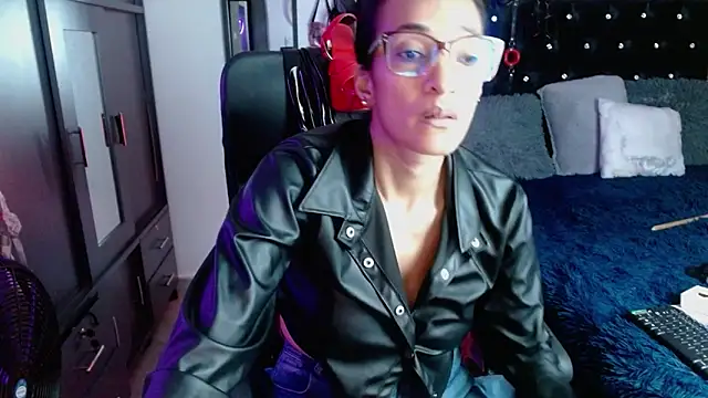 Snapshot of SamaraMartinez chatting on November 17, 2025, 10:59 pm SamaraMartinez online show from November 17, 2025, 10:59 pm