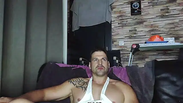 Snapshot of XxBigboybandxX chatting on November 14, 2025, 7:23 pm XxBigboybandxX online show from November 14, 2025, 7:23 pm