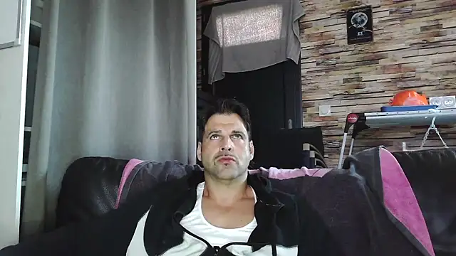 Snapshot of XxBigboybandxX chatting on November 18, 2025, 12:20 pm XxBigboybandxX online show from November 18, 2025, 12:20 pm