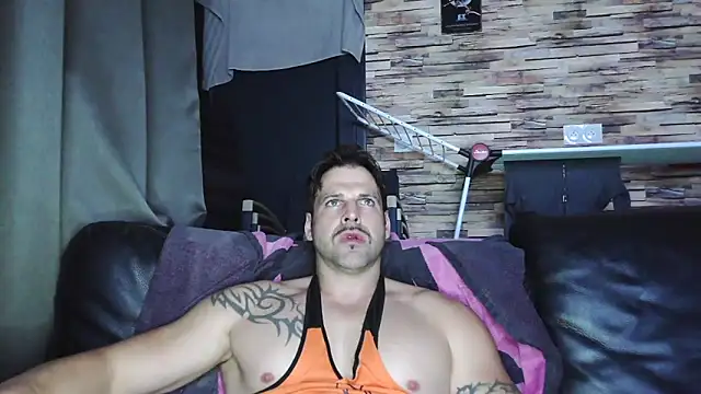 Snapshot of XxBigboybandxX chatting on December 13, 2025, 7:53 pm XxBigboybandxX online show from December 13, 2025, 7:53 pm