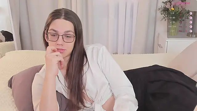 Snapshot of Alfreda_Mills chatting on December 4, 2025, 10:35 am Alfreda Mills online show from December 4, 2025, 10:35 am