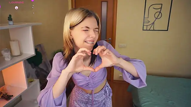 Snapshot of EngelAlman chatting on March 15, 2025, 7:20 am EngelAlman online show from March 15, 2025, 7:20 am