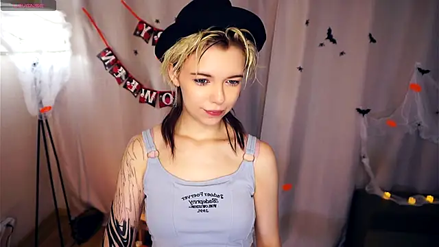 Snapshot of EngelAlman chatting on October 16, 2025, 7:09 am EngelAlman online show from October 16, 2025, 7:09 am