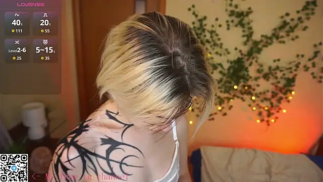 Snapshot of EngelAlman chatting on December 2, 2025, 6:19 am EngelAlman online show from December 2, 2025, 6:19 am