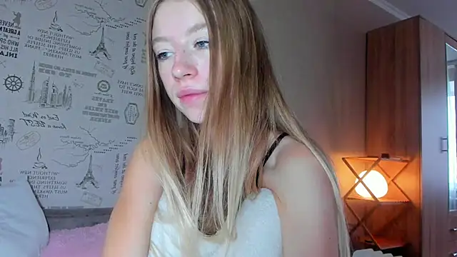 minidivaa  online show from October 5, 2025, 9:40 am