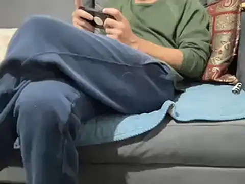 4small4inchlol online show from December 16, 2024, 7:54 pm