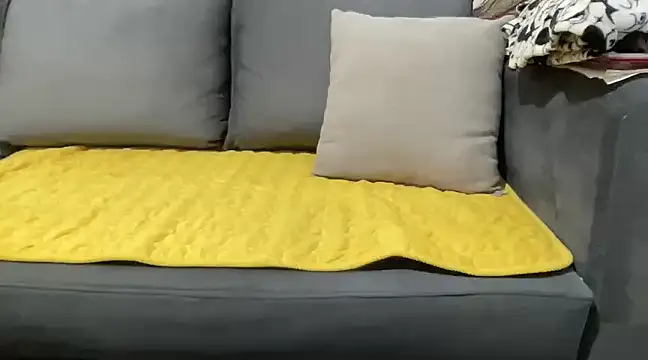 4small4inchlol online show from January 25, 2025, 4:57 pm