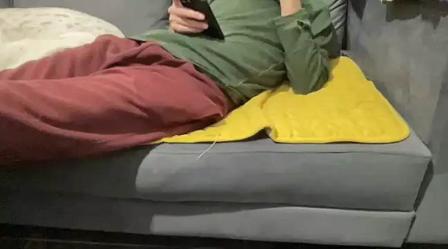 4small4inchlol online show from January 30, 2025, 9:14 pm