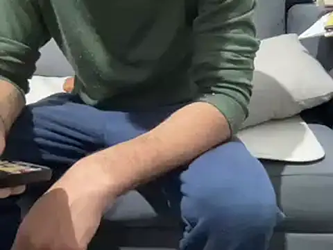 4small4inchlol online show from March 13, 2025, 5:39 pm