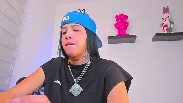 Gangster Girl online show from December 22, 2024, 4:28 am