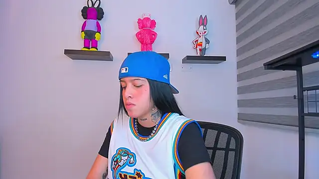 Gangster Girl online show from October 12, 2025, 3:27 am