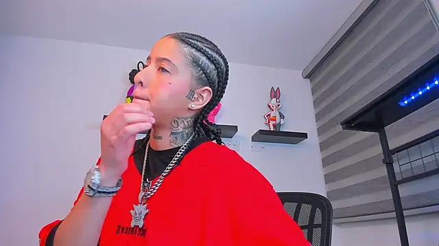 Gangster Girl online show from December 4, 2025, 4:44 am