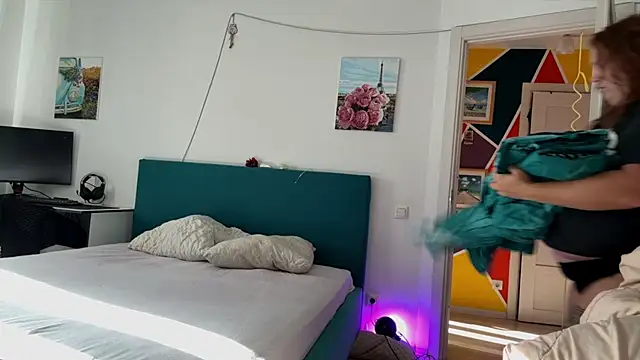 Snapshot of courteous_raspberrry chatting on September 25, 2025, 12:42 pm courteous raspberrry online show from September 25, 2025, 12:42 pm