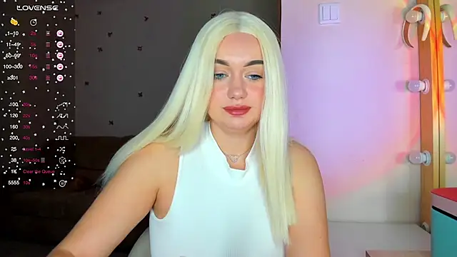 Snapshot of Maya_Willis chatting on January 12, 2025, 8:04 am Maya Willis online show from January 12, 2025, 8:04 am