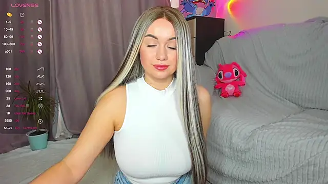 Snapshot of Maya_Willis chatting on March 22, 2025, 5:06 am Maya Willis online show from March 22, 2025, 5:06 am