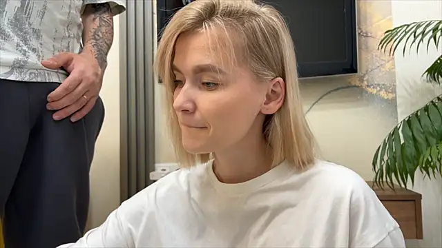 Snapshot of Adelovenick chatting on November 2, 2025, 11:56 am Adelovenick online show from November 2, 2025, 11:56 am