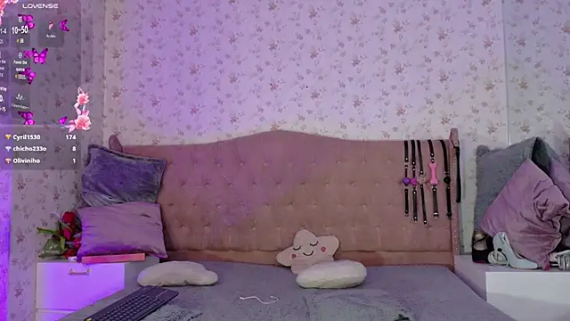 AvrillThomas online show from February 4, 2025, 9:31 pm