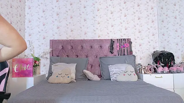 AvrillThomas online show from October 16, 2025, 4:30 pm