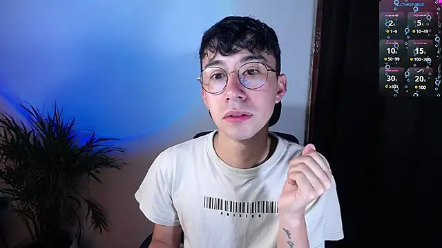 Snapshot of cameron_cum chatting on January 12, 2025, 10:23 am cameron cum online show from January 12, 2025, 10:23 am