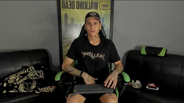 Snapshot of jamesinked_ chatting on January 10, 2025, 12:38 am jamesinked  online show from January 10, 2025, 12:38 am