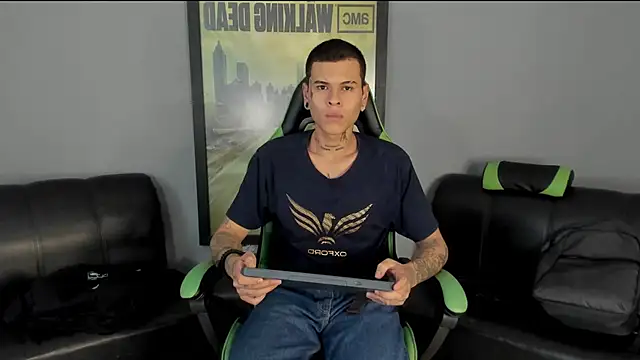 Snapshot of jamesinked_ chatting on January 11, 2025, 6:54 pm jamesinked  online show from January 11, 2025, 6:54 pm