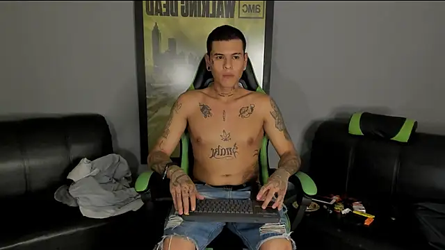 Snapshot of jamesinked_ chatting on January 14, 2025, 2:19 am jamesinked  online show from January 14, 2025, 2:19 am