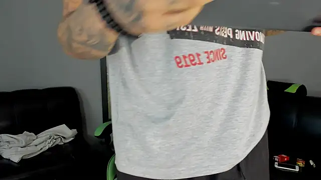 Snapshot of jamesinked_ chatting on January 27, 2025, 3:50 pm jamesinked  online show from January 27, 2025, 3:50 pm
