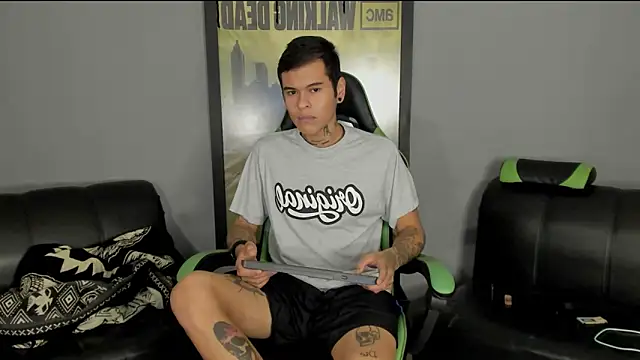 Snapshot of jamesinked_ chatting on February 28, 2025, 5:26 pm jamesinked  online show from February 28, 2025, 5:26 pm