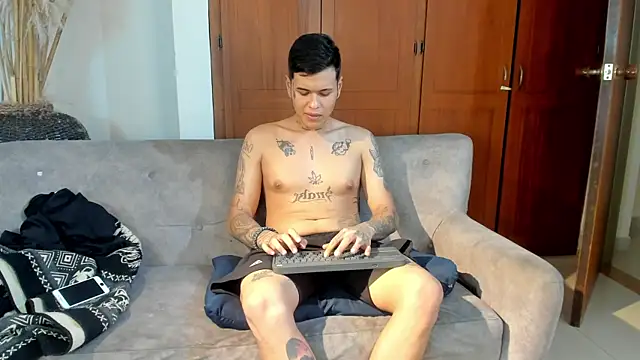 Snapshot of jamesinked_ chatting on October 13, 2025, 7:36 pm jamesinked  online show from October 13, 2025, 7:36 pm