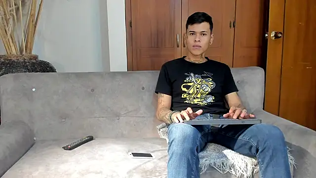 jamesinked  online show from November 8, 2025, 3:18 am