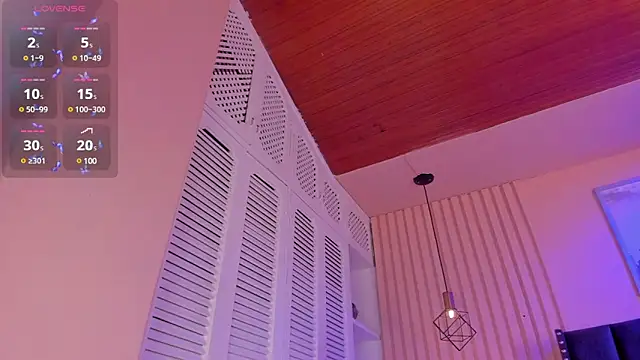 Snapshot of viiolett_lee chatting on January 3, 2025, 12:22 am viiolett lee online show from January 3, 2025, 12:22 am
