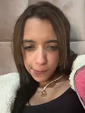 Snapshot of Melody_Ds chatting on December 17, 2024, 4:01 am Melody Ds online show from December 17, 2024, 4:01 am