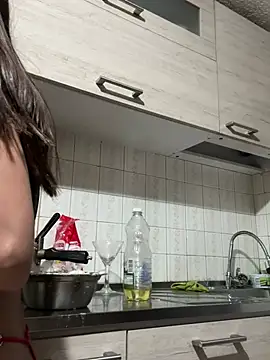 Snapshot of Melody_Ds chatting on December 19, 2024, 2:12 am Melody Ds online show from December 19, 2024, 2:12 am