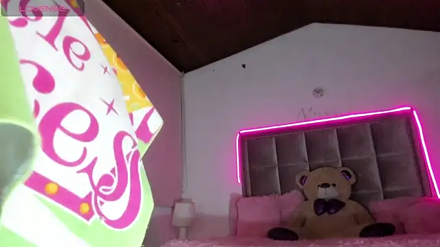 Snapshot of Melody_Ds chatting on January 3, 2025, 11:44 pm Melody Ds online show from January 3, 2025, 11:44 pm