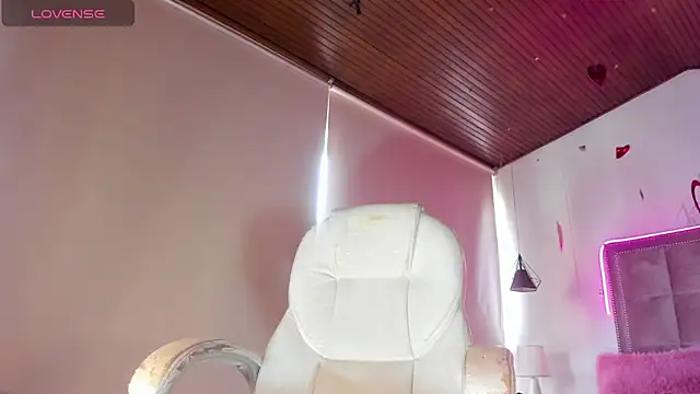 Snapshot of Melody_Ds chatting on February 27, 2025, 9:04 pm Melody Ds online show from February 27, 2025, 9:04 pm