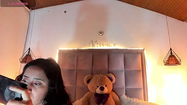 Snapshot of Melody_Ds chatting on September 20, 2025, 4:24 am Melody Ds online show from September 20, 2025, 4:24 am