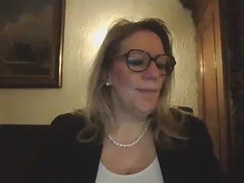 Snapshot of Silkesquirt chatting on January 22, 2025, 7:03 am Silkesquirt online show from January 22, 2025, 7:03 am