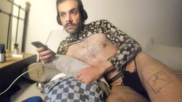 P4RtYBOII92 online show from January 28, 2025, 7:00 pm