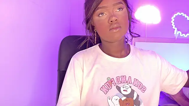 briannajackson  online show from December 15, 2025, 7:40 pm