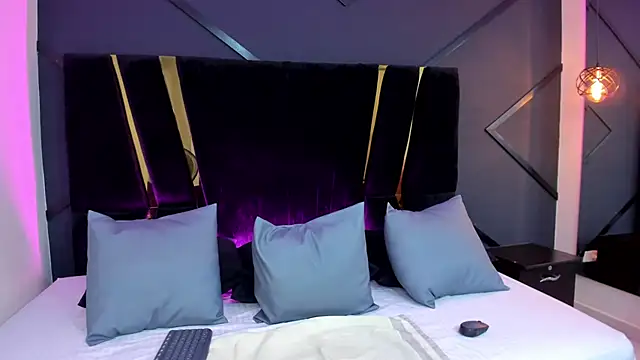 shaina vasquez online show from February 13, 2025, 10:33 pm