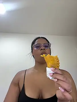 SussiSotto online show from December 20, 2024, 3:53 pm