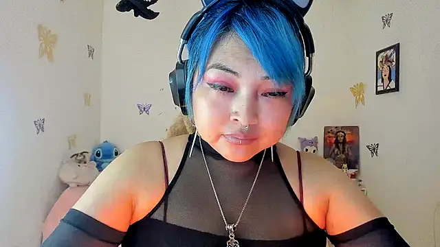 Shaddycute  online show from October 1, 2025, 9:10 pm