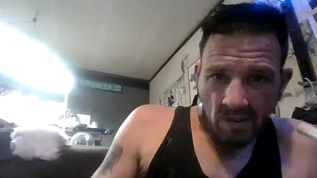 Snapshot of gettinit2wice chatting on October 31, 2025, 8:54 pm gettinit2wice online show from October 31, 2025, 8:54 pm