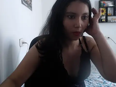 Snapshot of HannaKlein chatting on February 27, 2025, 5:47 pm HannaKlein online show from February 27, 2025, 5:47 pm