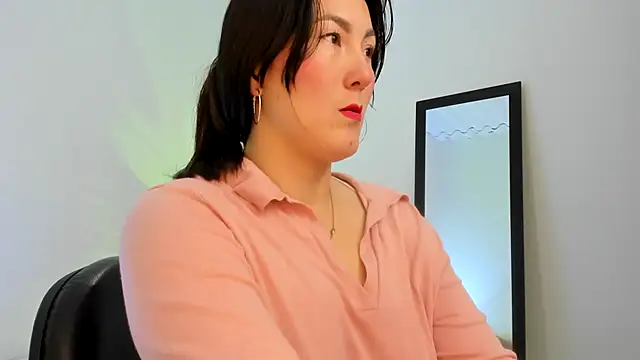 Snapshot of Elle_Lee_ chatting on January 4, 2025, 7:55 pm Elle Lee online show from January 4, 2025, 7:55 pm