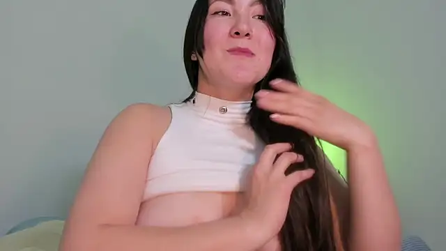 Snapshot of Elle_Lee_ chatting on January 21, 2025, 11:55 pm Elle Lee online show from January 21, 2025, 11:55 pm