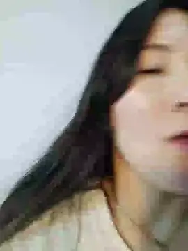 Snapshot of Elle_Lee_ chatting on February 13, 2025, 4:39 pm Elle Lee online show from February 13, 2025, 4:39 pm