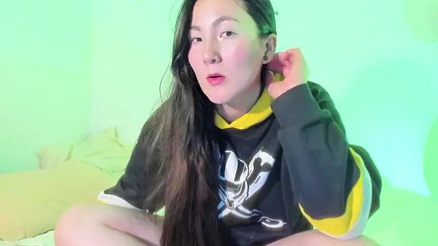 Snapshot of Elle_Lee_ chatting on March 17, 2025, 6:21 pm Elle Lee online show from March 17, 2025, 6:21 pm