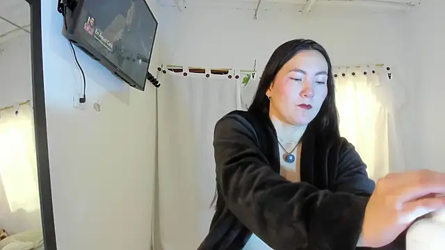 Snapshot of Elle_Lee_ chatting on October 7, 2025, 2:47 pm Elle Lee online show from October 7, 2025, 2:47 pm