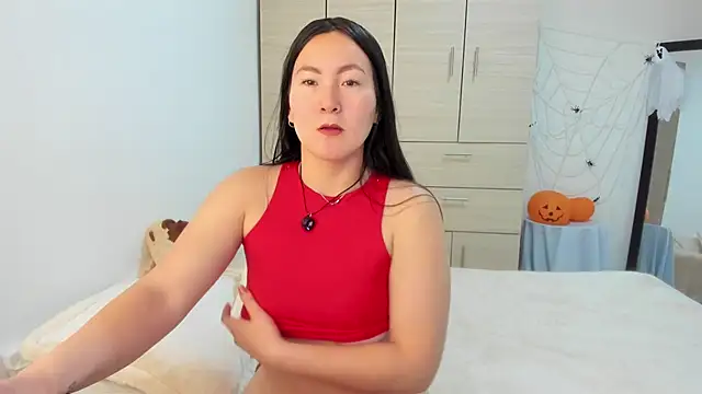 Snapshot of Elle_Lee_ chatting on October 14, 2025, 3:13 pm Elle Lee online show from October 14, 2025, 3:13 pm